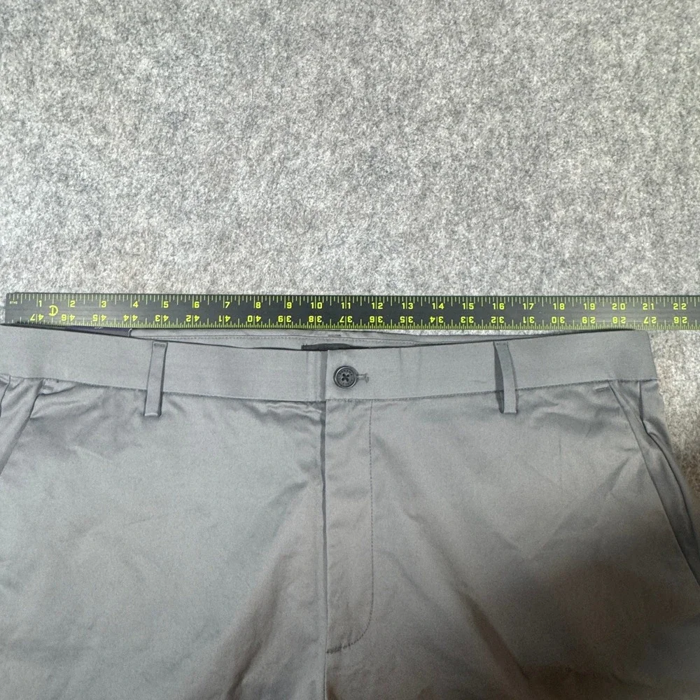 Banana Republic Mens Stretch Chino Shorts Gray 9 Inseam Quick Dry Size 40